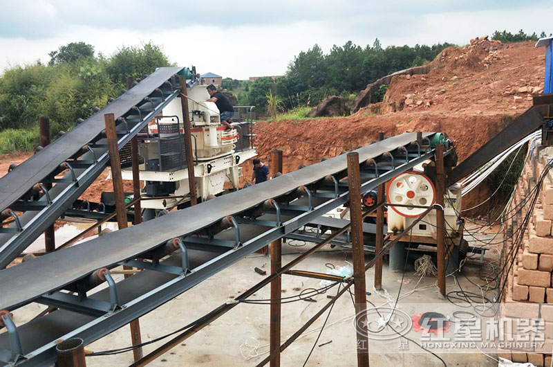 石頭加工沙子每噸成本多少錢？石頭加工沙子設(shè)備有哪些？