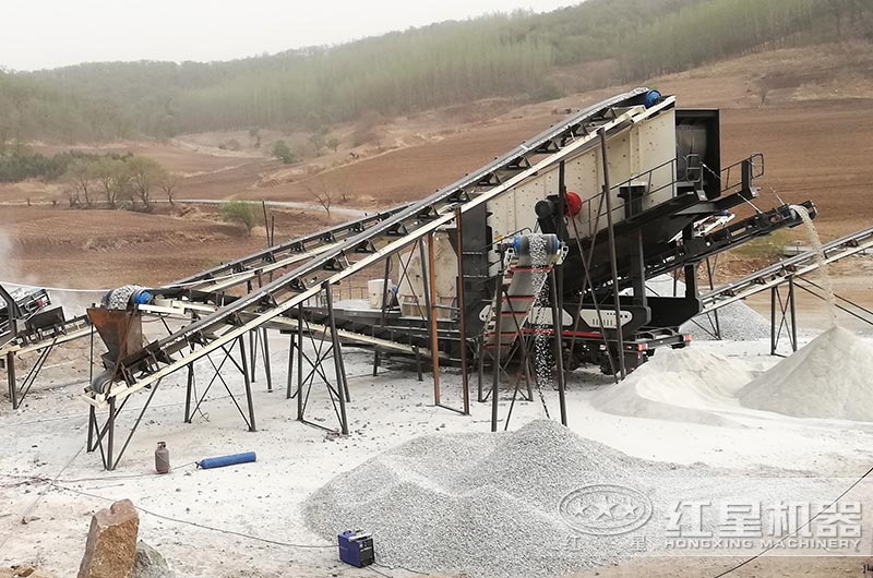 移動(dòng)式反擊破工作現(xiàn)場(chǎng)圖片 移動(dòng)式反擊破工作現(xiàn)場(chǎng)圖片