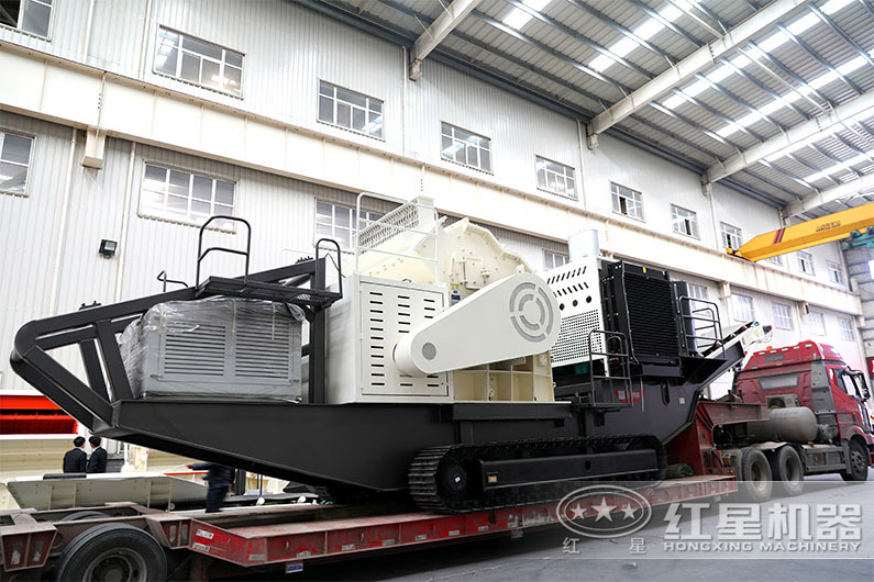 山東又一移動(dòng)河卵石制砂機(jī)裝車發(fā)貨，即將奔赴夜場