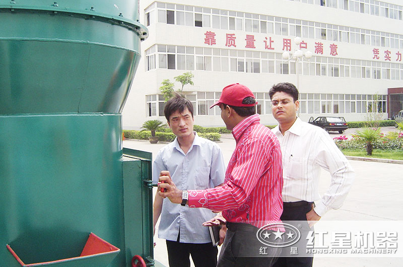 每天10噸的打石粉機器哪兒有？環(huán)保嗎？