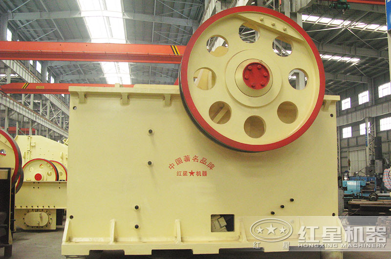 300Ⅹ1300大型細(xì)顎破型號(hào)參數(shù)及具體價(jià)位這里都有，需要的看過(guò)來(lái)