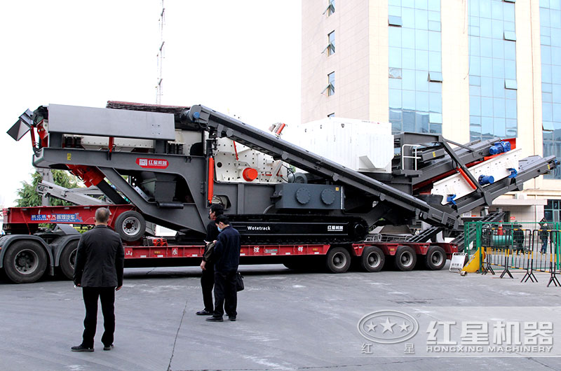履帶式砂石粉碎機(jī)全力出擊，碎石效果驚人，報(bào)價(jià)是多少？