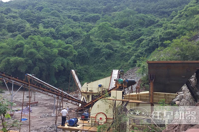 1615型重錘式破碎機生產(chǎn)能力如何，報價是多少