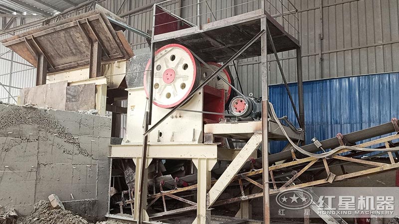 破碎機250x400自重多少噸？有全自動的嗎